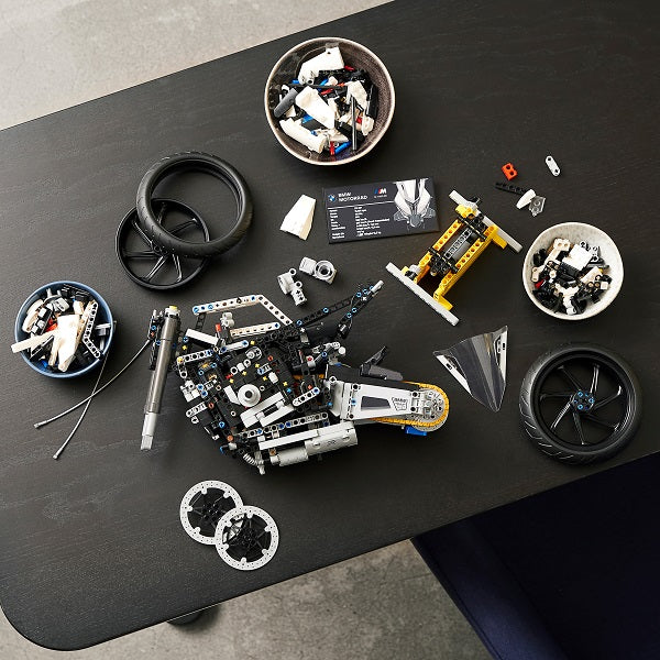 (76% OFF) BMW M 1000 RR de 45 centímetros de comprimento e 27 cm de altura (1920 peças) - Brics Craft