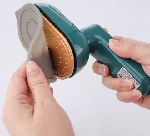 Mini Ferro de Passar Roupa Port&aacute;til