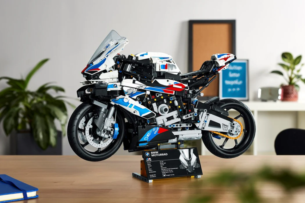 (76% OFF) BMW M 1000 RR de 45 centímetros de comprimento e 27 cm de altura (1920 peças) - Brics Craft