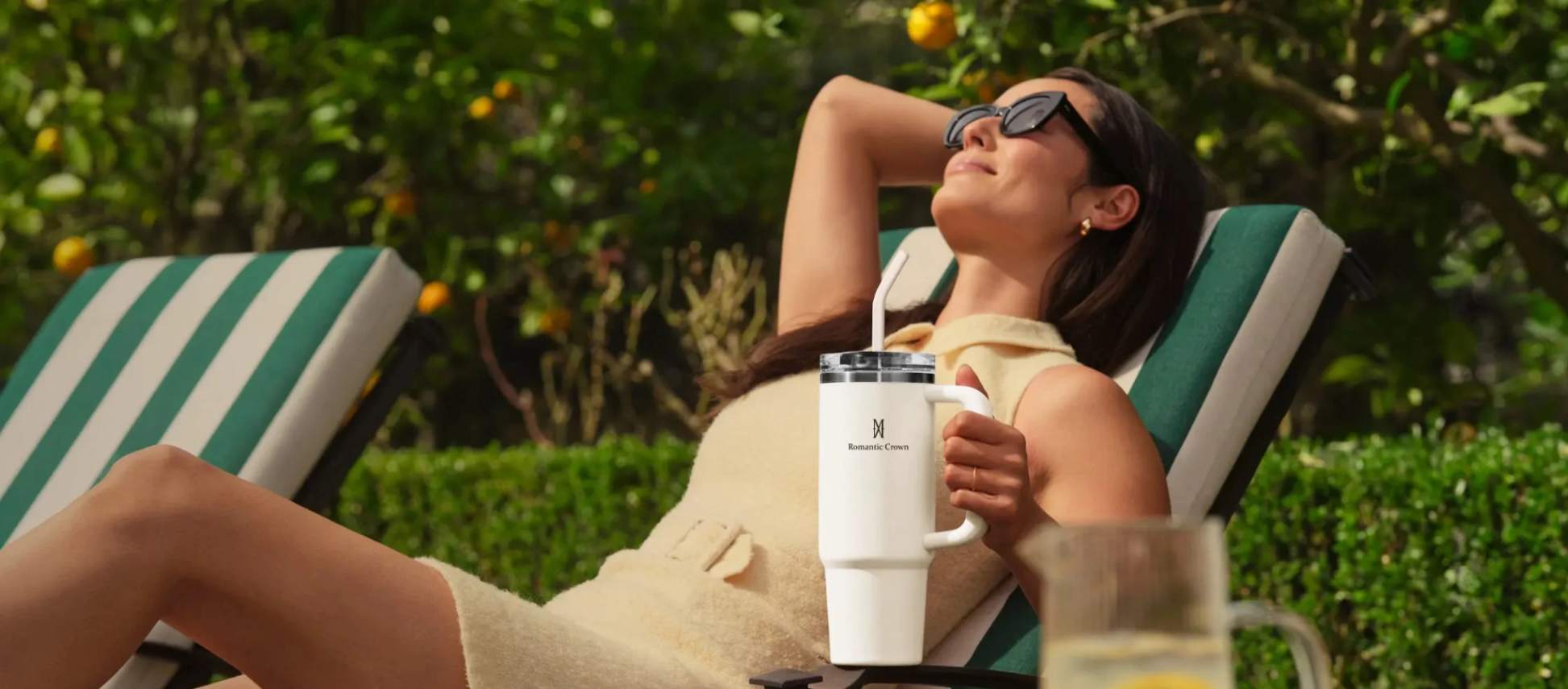 garrafa termica inox com canudo resistente moderna