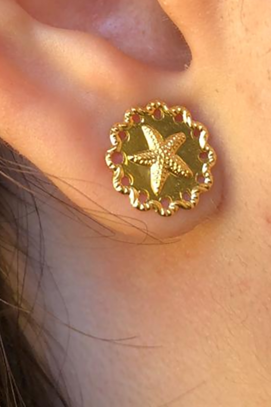 Brinco  Estrela do Mar Trabalhado Banhado em Ouro 18k (BR0182)