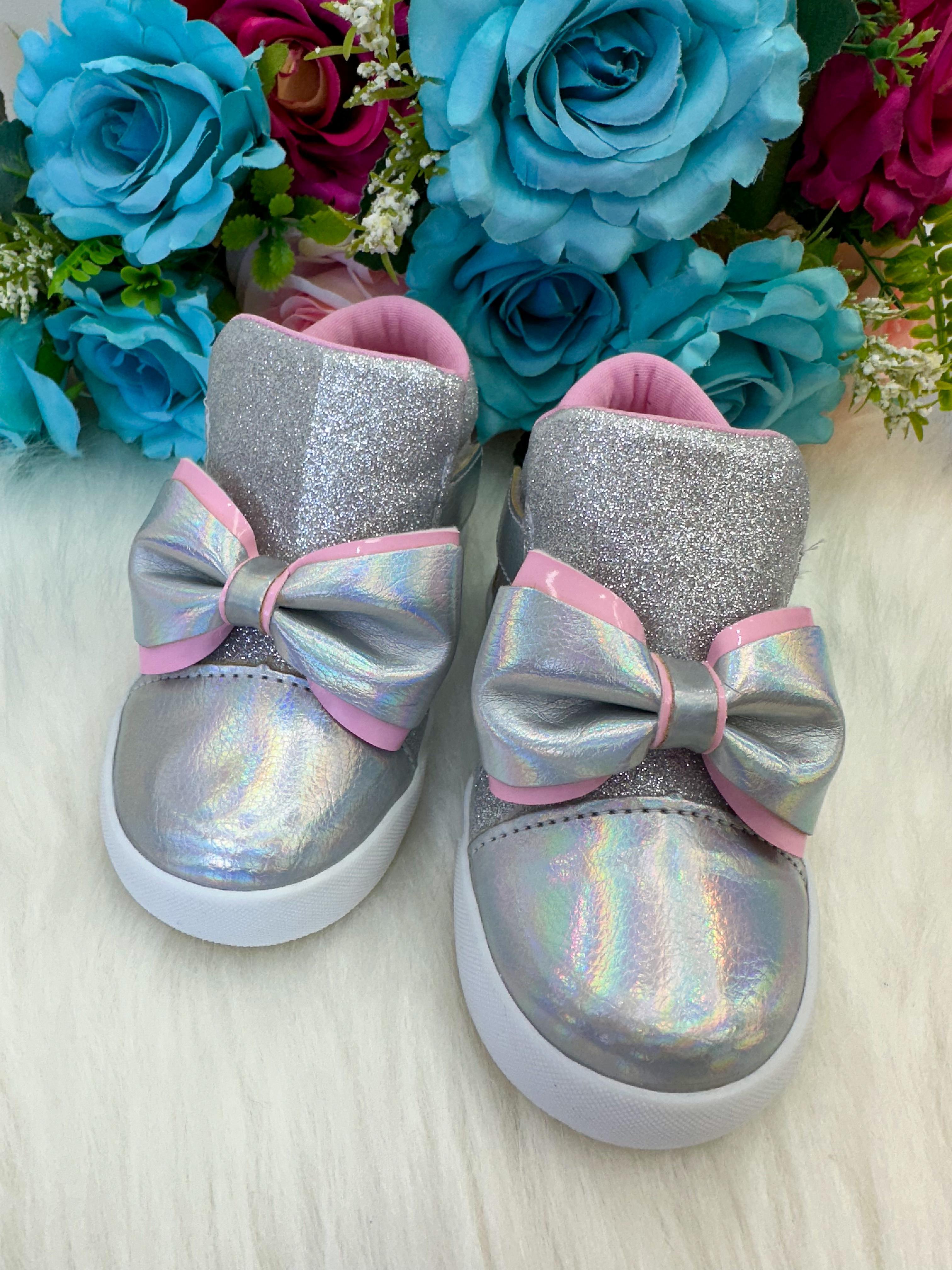 Tênis Bota Encanto de Criança Lacinho Prata Glitter Rebeca (TNSLNHOPTAGLTERRBCA)