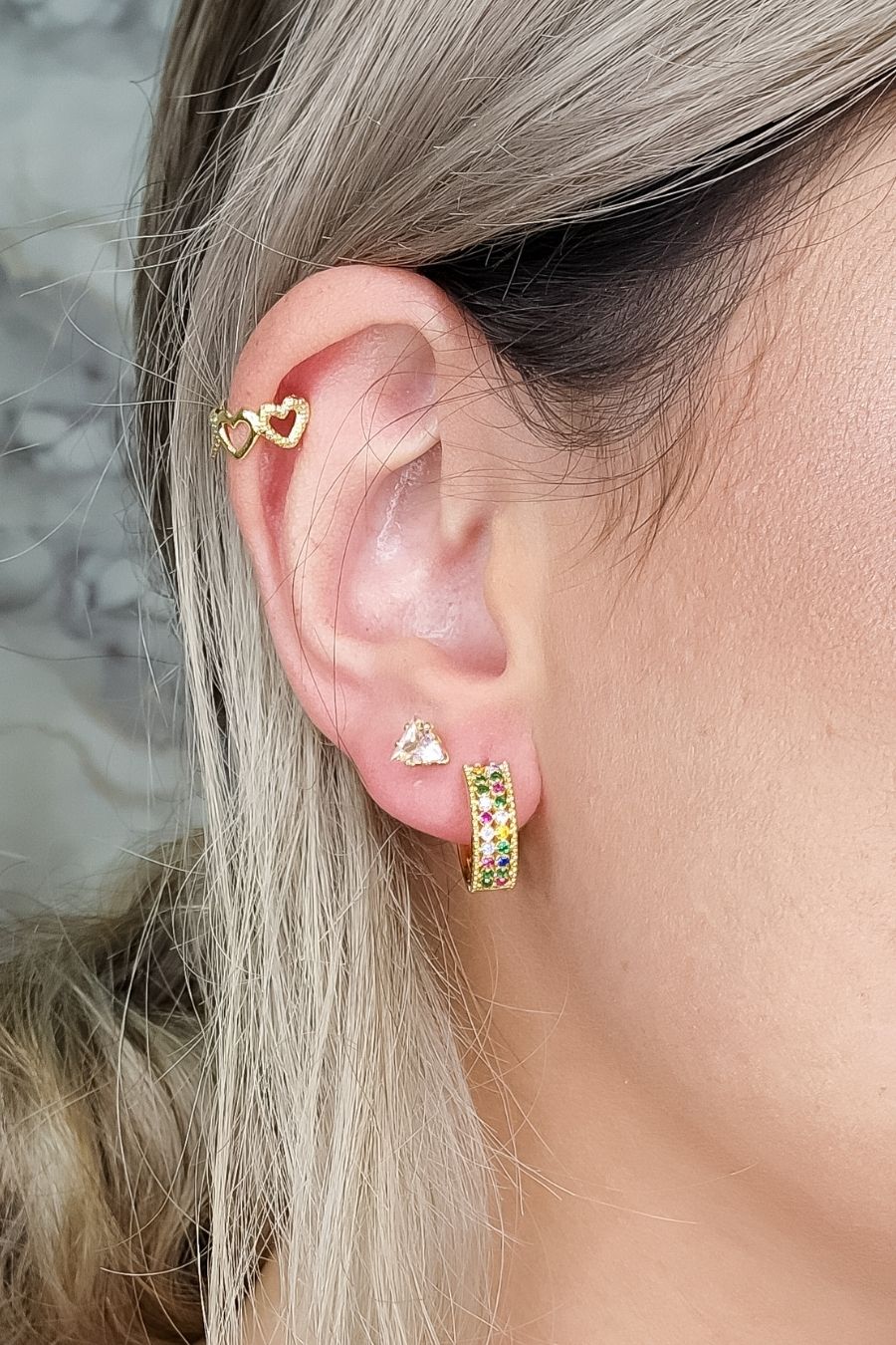 Brinco Argolinha Com Micro Zircônias Coloridas Banhado em Ouro 18k (BR0288)