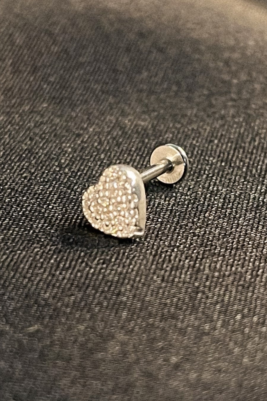 Piercing de Coração Trabalhado com Mini Zircônias em Prata 925 (PI0011)