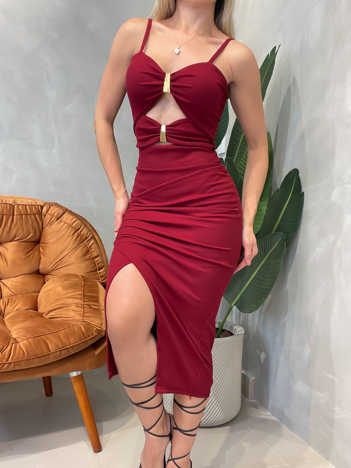 Vestido Feminino Midi em Ribana de Alça Transpassado com Fivelas Rauane Ref. 1445 (12345670018924216469)