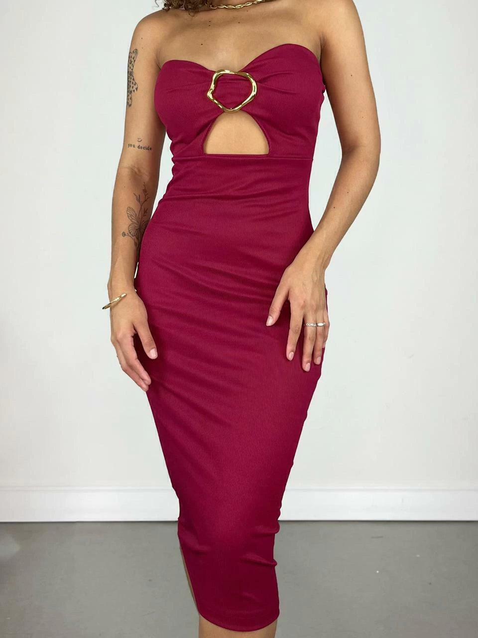 Vestido Feminino Midi em Ribana Sem Alça com Recorte e Fivela Barbara Ref. 1382 (12345670018924207887)