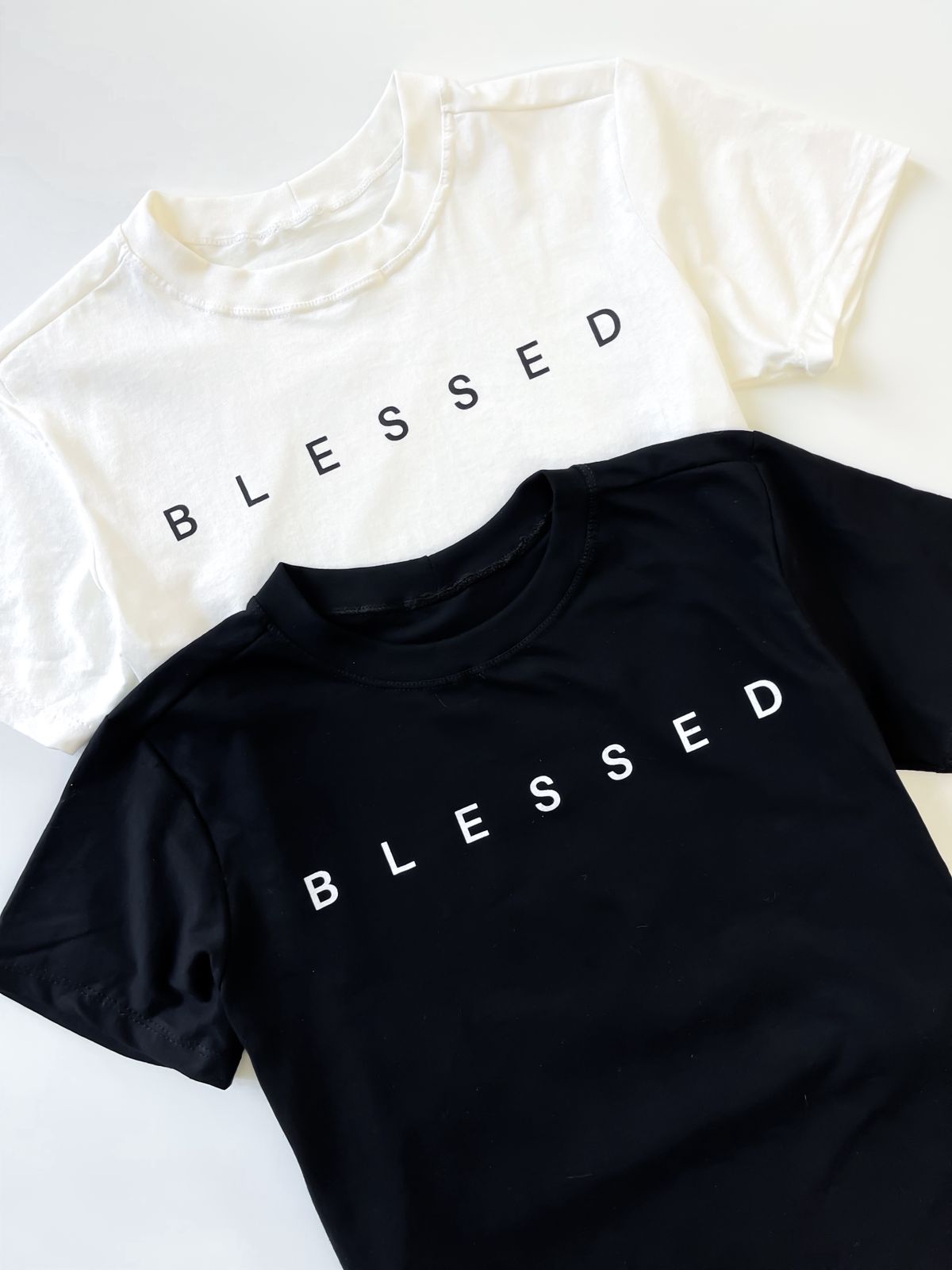 T- Shirt Minimalista Blessed Ref. 1578 (12345670018924230984)