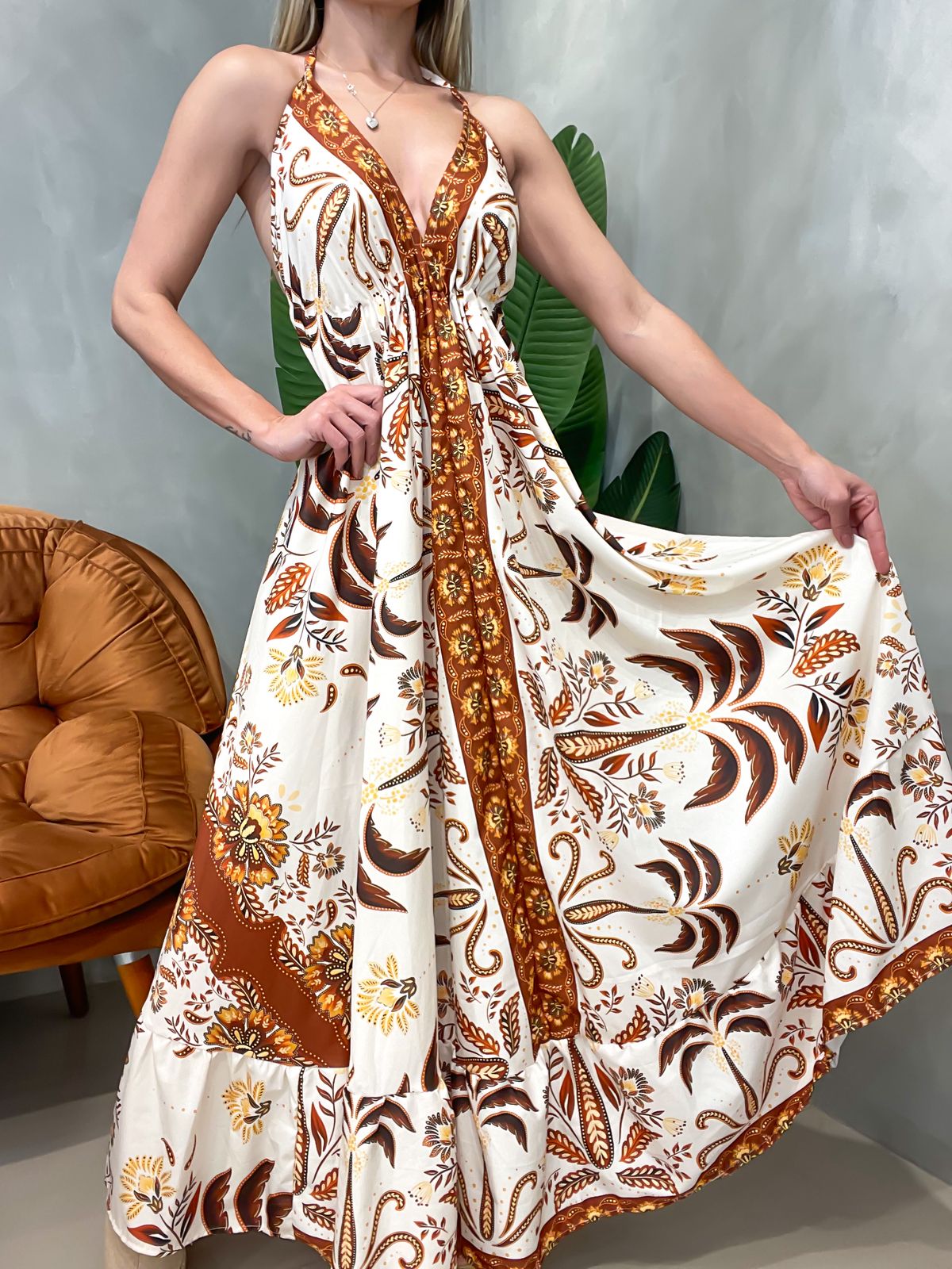 Vestido Longo em Crepinho de Alça e Costas Nua Estampado Raquel Ref. 1608 (12345670018924232278)