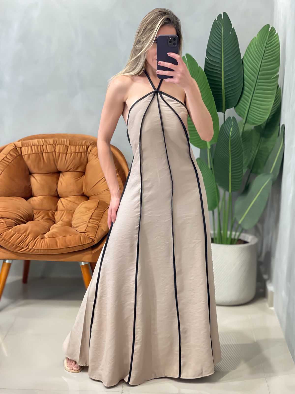 Vestido Longo em Crepinho Frente Única com Amarração e Lastex Heloisa Ref. 1618 (12345670018924232315)