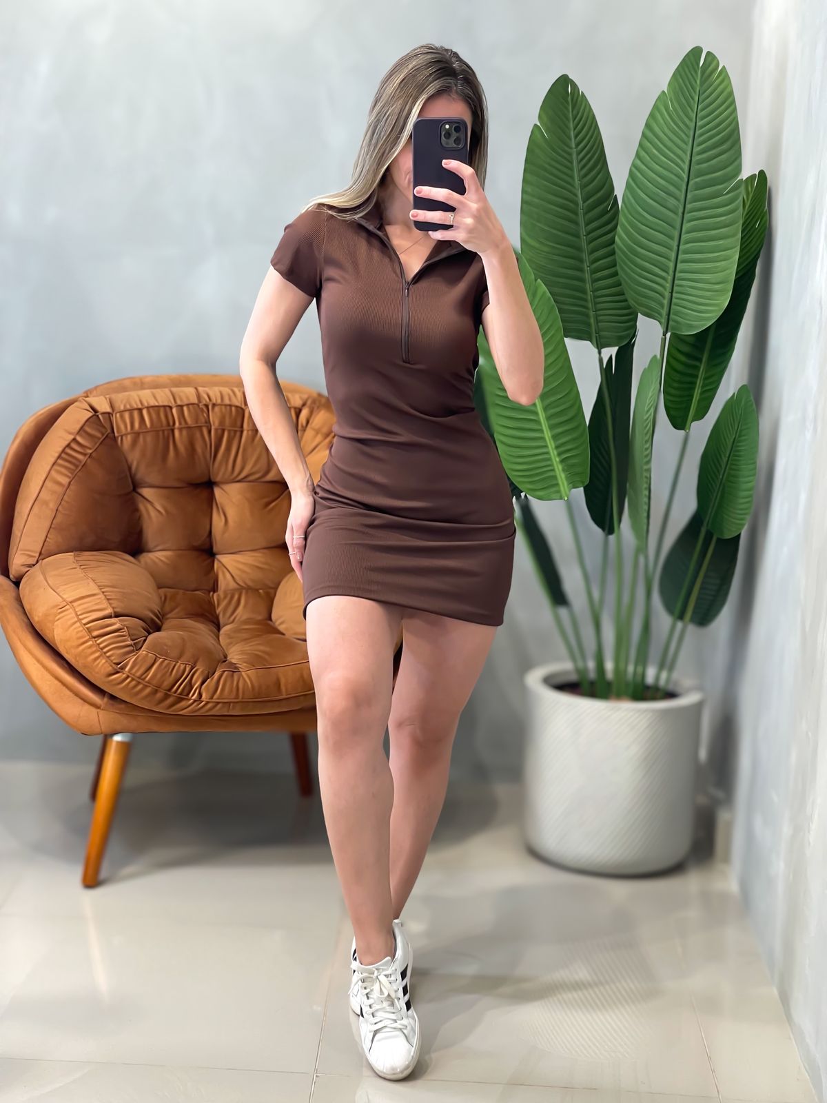 Vestido Curto em Ribana Manga Curta com Gola e Zíper Jaqueline Ref. 1670 (12345670018924236887)