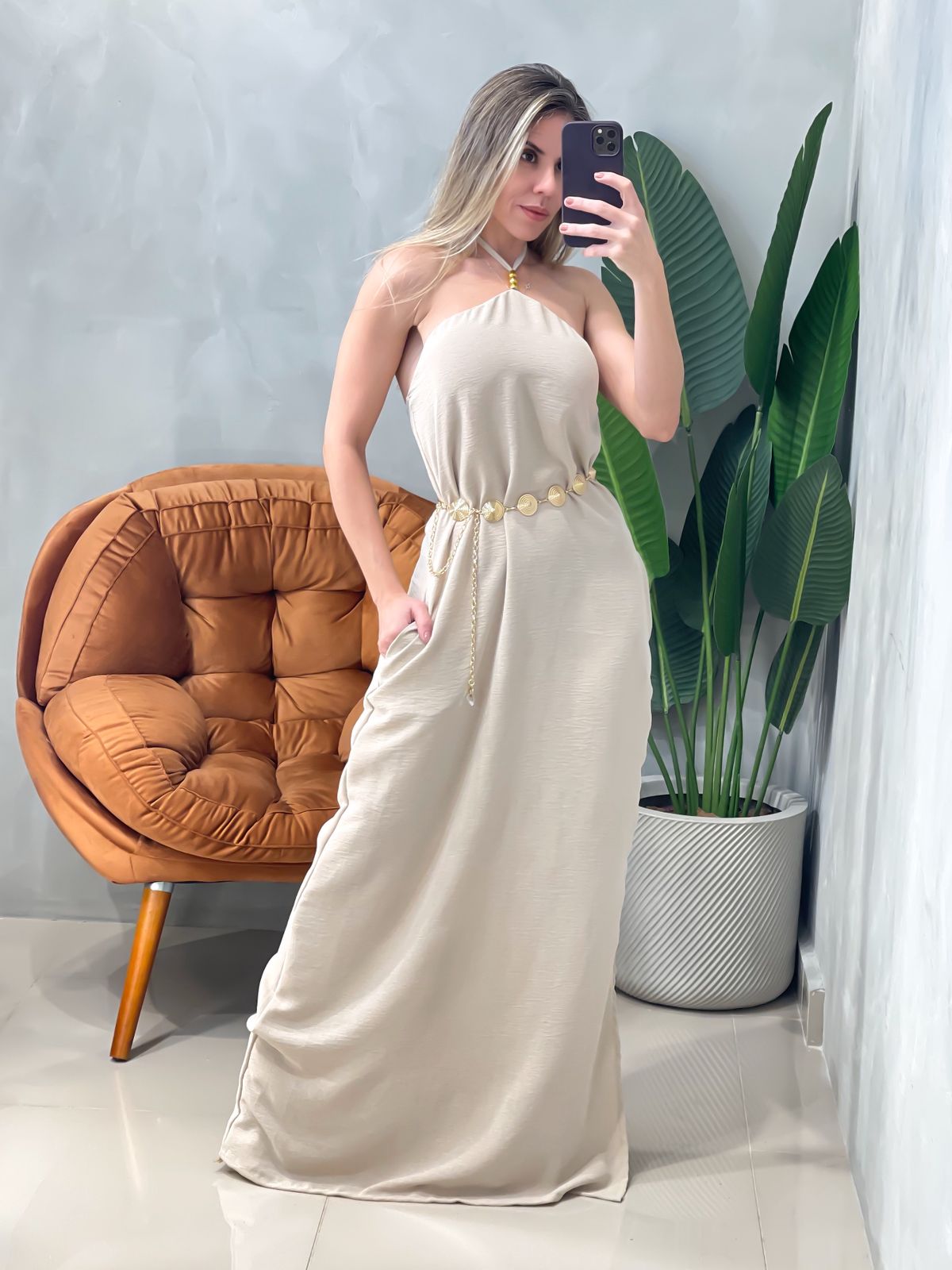 Vestido Longo em Crepe com Fenda e Amarração Adrieli Ref. 1677 (12345670018924238324)