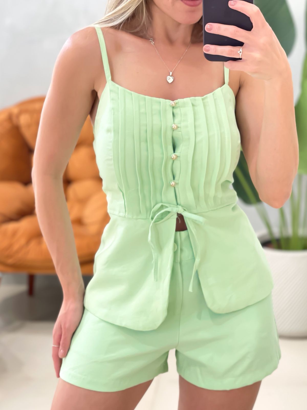 Conjunto em Alfaiataria Marrant Shorts e Blusa de Alça com Botões Andreia Ref. 1778 (12345670018924248279)