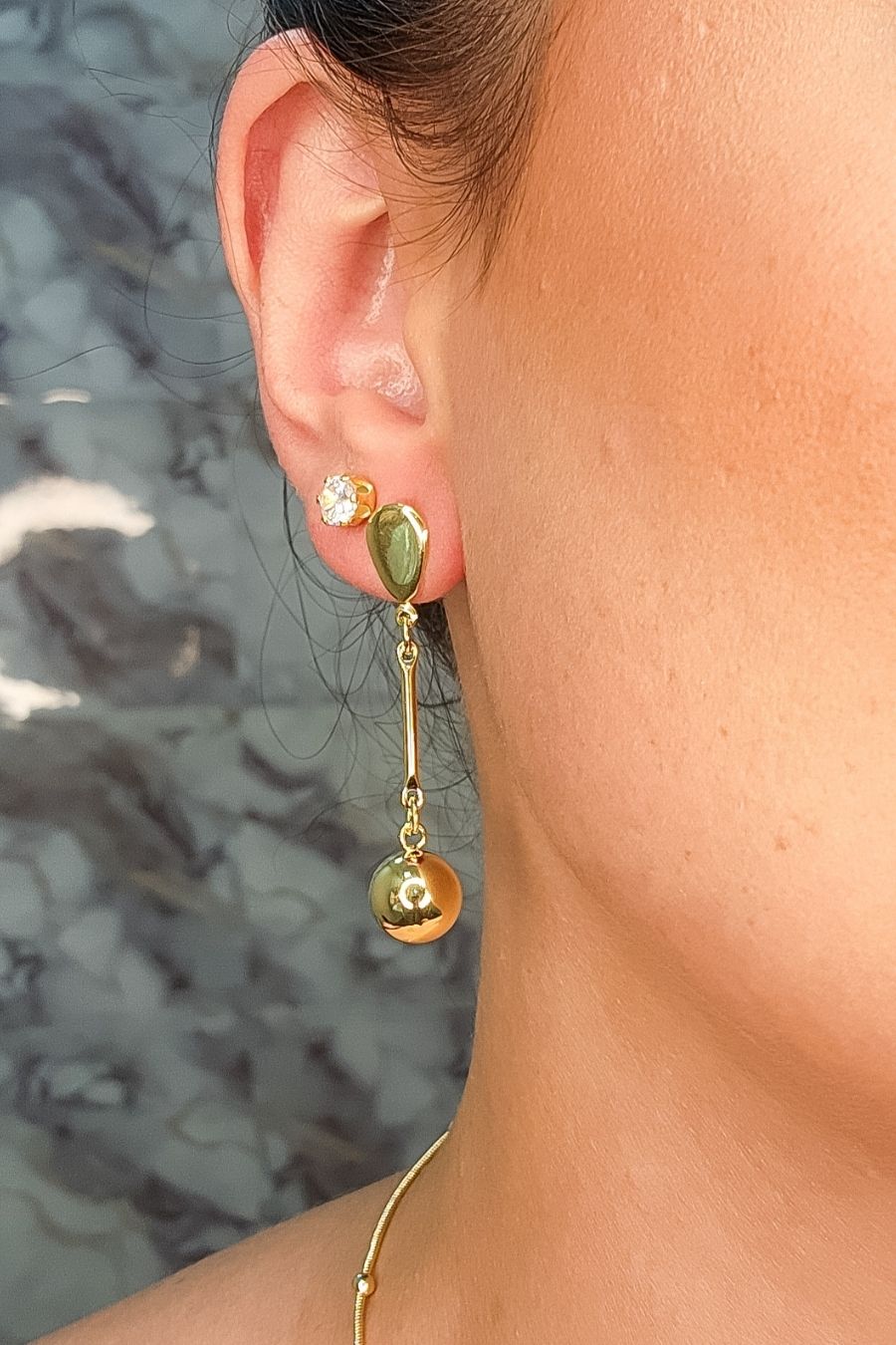 Brinco Médio com Fio e Bola Dourada Banhado em Ouro 18k (3690.18500 18696)