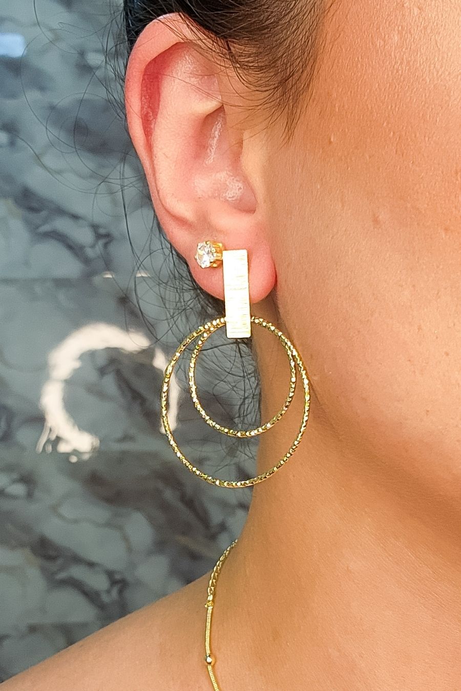 Brinco com Fio Grosso e Dois Círculos Banhado em Ouro 18k (BR0081)