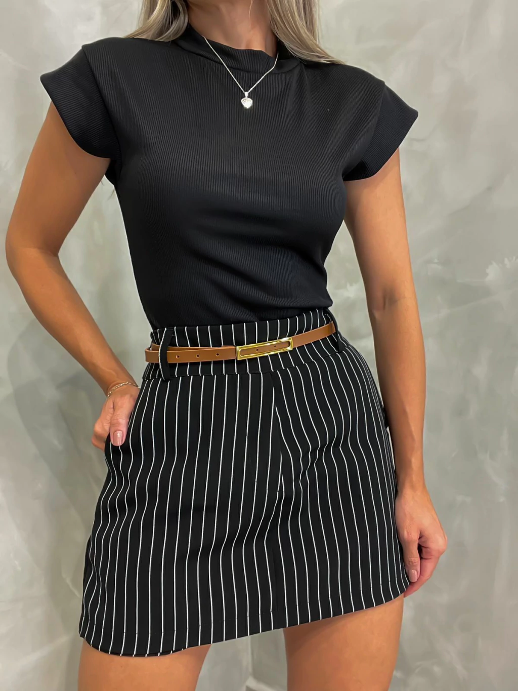 Blusa Feminina em Ribana Muscle Tee com Gola Tuane Ref. 978 (12345670018924137658)