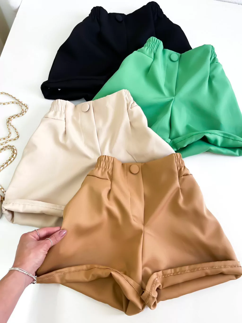 Short em Alfaiataria Cós com Elastico e Botão Damiana Ref. 1099 (12345670018924160748)