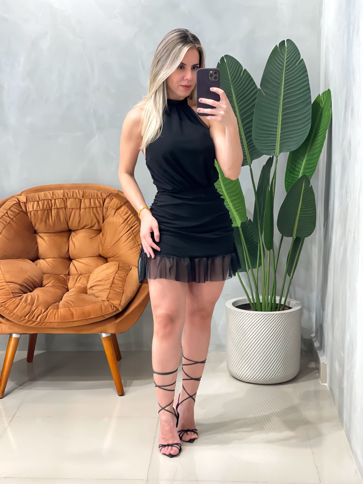 Vestido Curto em Tule Frente Única Plissado com Babado Erica Ref. 1802 (12345670018924249894)