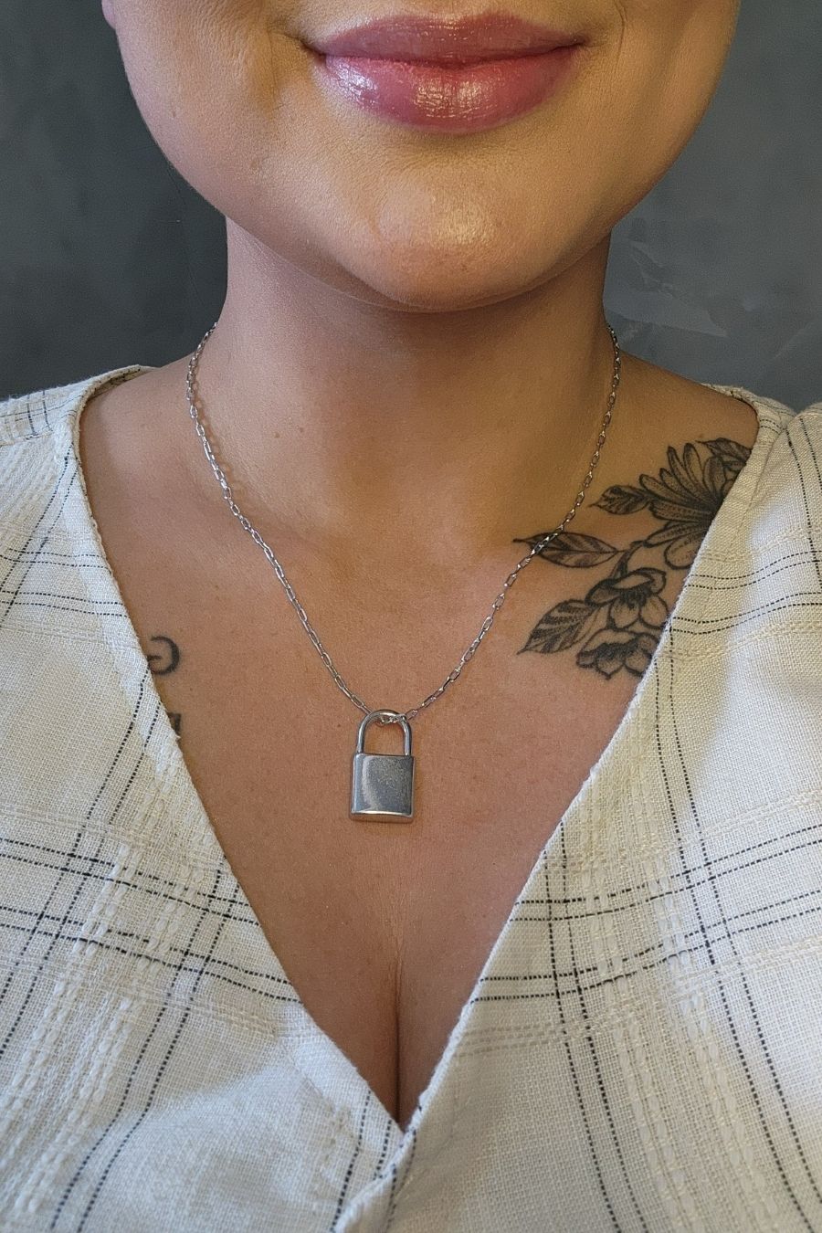 Colar Corrente Cartie com Pingente de Cadeado Banhado em Ródio Branco (3634.18500 18645)