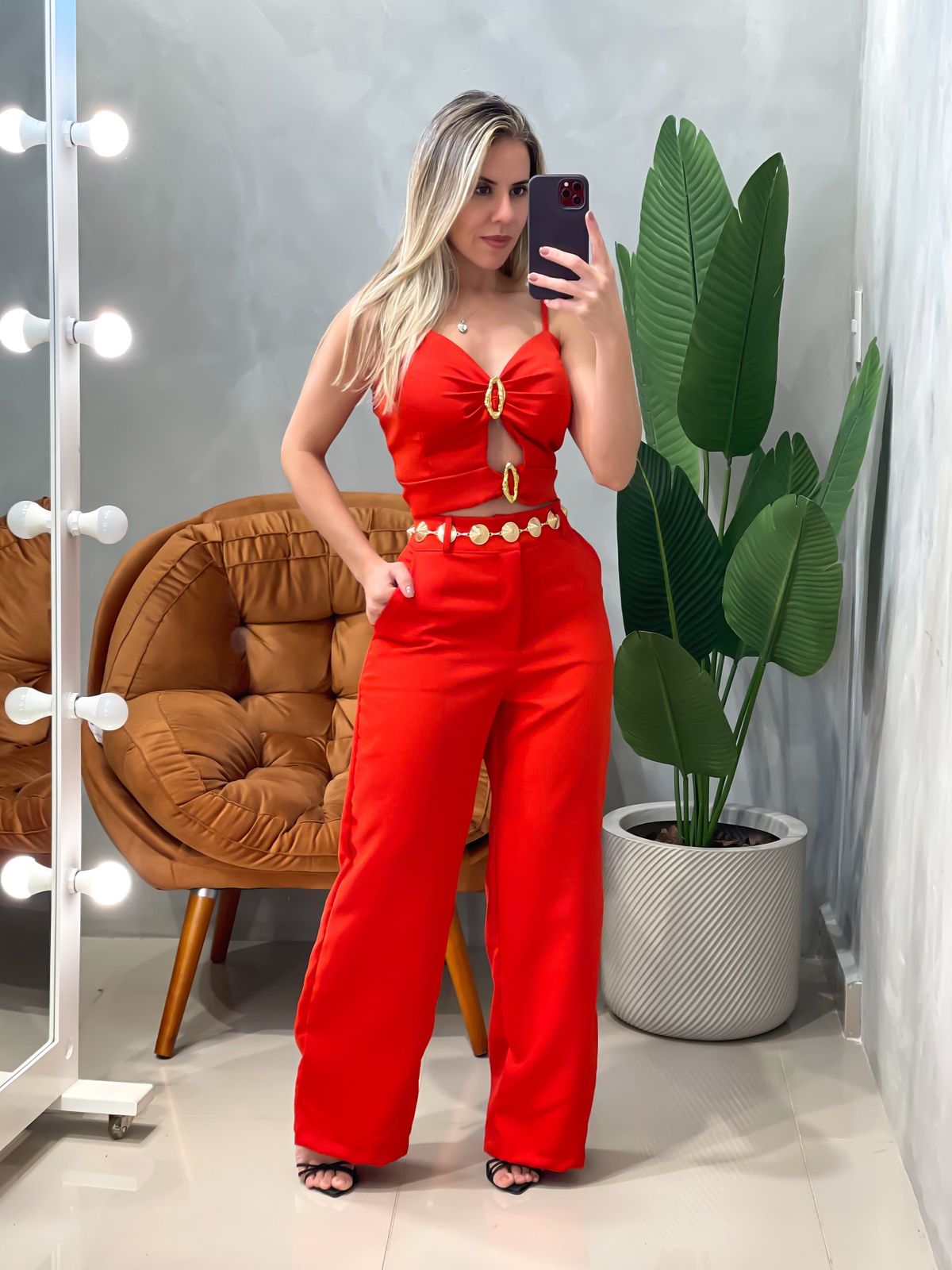 Conjunto em Alfaiataria Cropped de Alça com Recortes e Calça Pantalona Andreia Ref. 1827 (12345670018924254270)